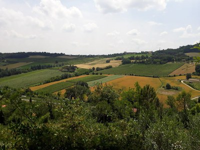 veduta sulla valsellustra - passeggiata degli artisti (foto d'archivio)